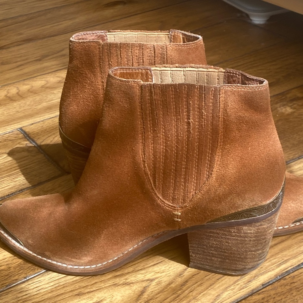 Jeffrey Campbell Cowboy Boots Tan Suede